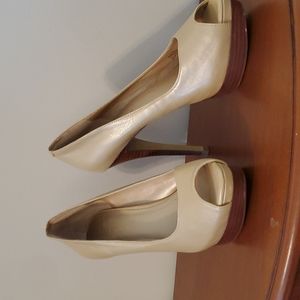 BCBG tan dress shoe open toe About a 5in heel size 7.5